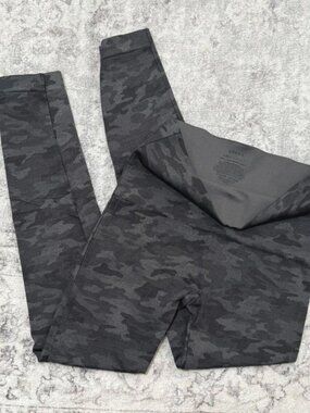 grey camo Spanx leggings